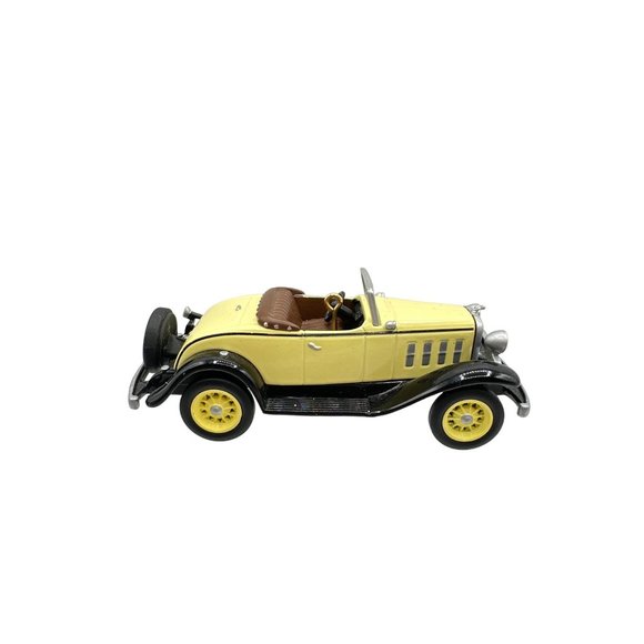 Hallmark Keepsake Ornament 1932 Chevrolet Standard Sports Roadster 1999 Vintage - Picture 3 of 11